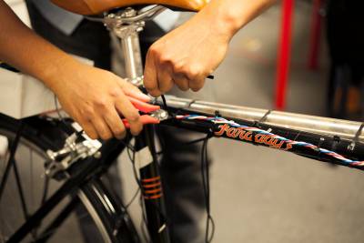 Faraday's electric motor is easy to operate